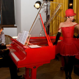 
                                s Tino Gorenjak, Fužinski grad, Ljubljana, 2007 (foto Mimi)                                