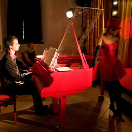 
                                s Tino Gorenjak, Fužinski grad, Ljubljana, 2007 (foto Mimi)                                